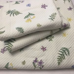 Queen size LL Bean comforter and 2 pillow shams